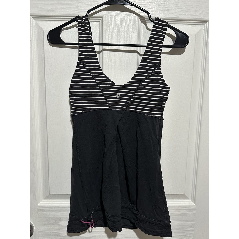 Lululemon Aria II Tank Top Size 4 Black White Parallel Stripe Yoga Built In Bra - Picture 4 of 7